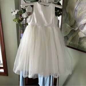 DAVID’S BRIDAL Flower Girl Princess Formal Dress Ivory Satin & Tulle Size 6